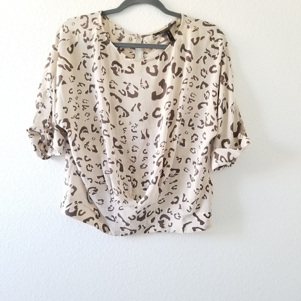 BCBGMaxAzria Cheetah Print Blouse 1/2 Sleeve Light